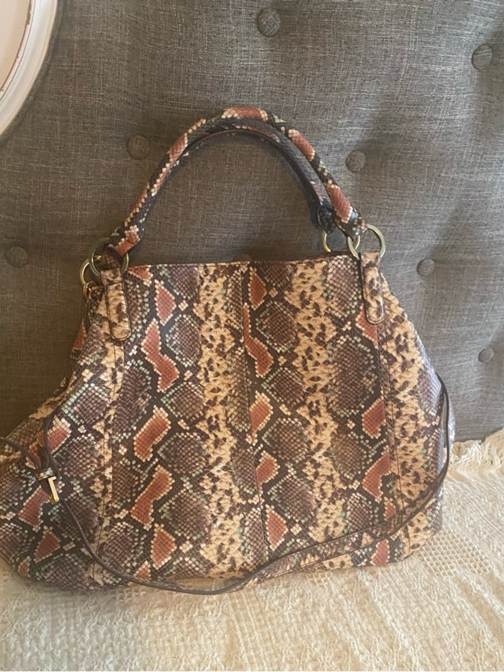 G.I.L.I. Limited Edition Roma handbag
In like New Condition - Picture 2 of 7